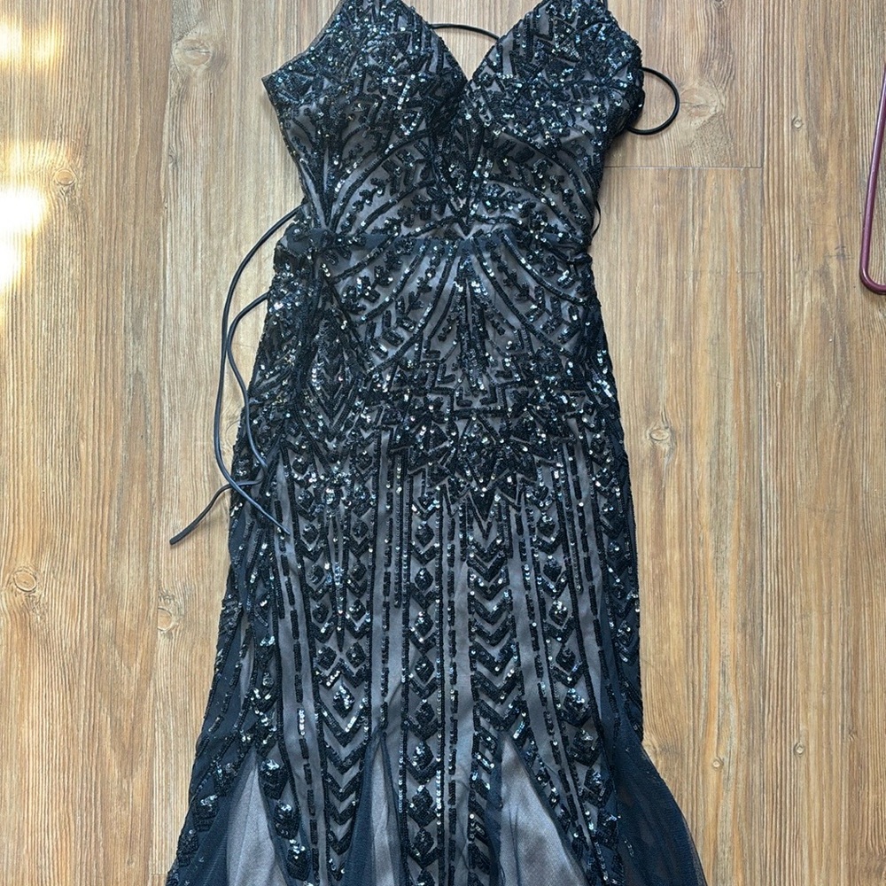 Elegant Black Sequin Evening Dress